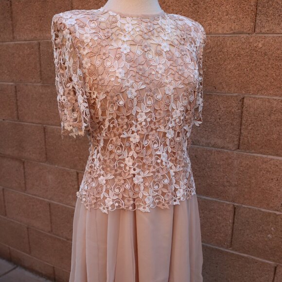 Women's Karen Miller Dress Lace Bodice & Chiffon Dress - Picture 2 of 16